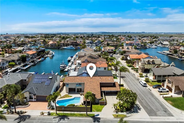 16391 Maruffa Circle, Huntington Beach, California 92649