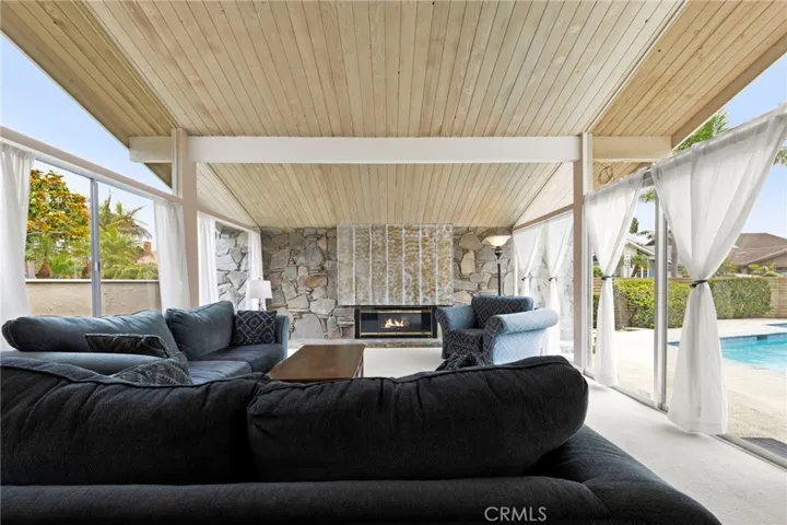 16391 Maruffa Circle, Huntington Beach, California 92649