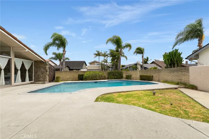 16391 Maruffa Circle, Huntington Beach, California 92649