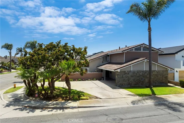 16391 Maruffa Circle, Huntington Beach, California 92649