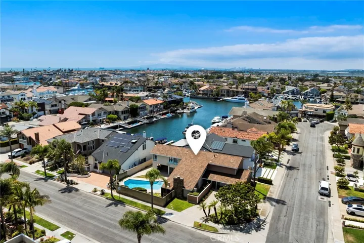 16391 Maruffa Circle, Huntington Beach, California 92649