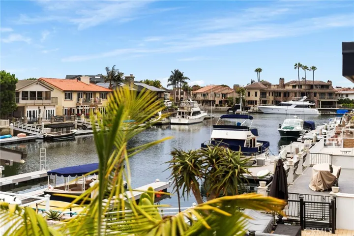 16391 Maruffa Circle, Huntington Beach, California 92649