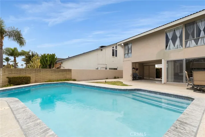 16391 Maruffa Circle, Huntington Beach, California 92649