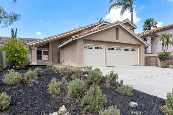 734 Morita, Corona, California 92879