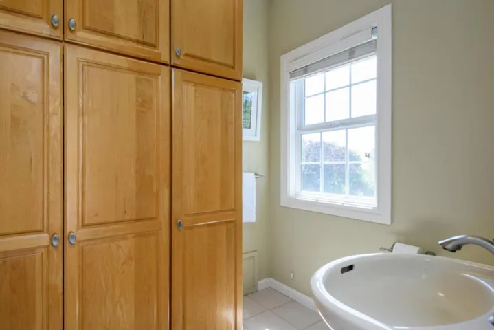 49 W Summit Drive, Redwood City, California 94062