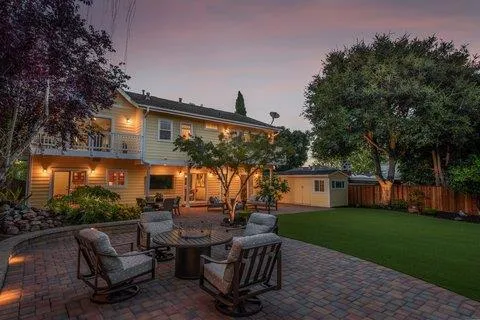 49 W Summit Drive, Redwood City, California 94062