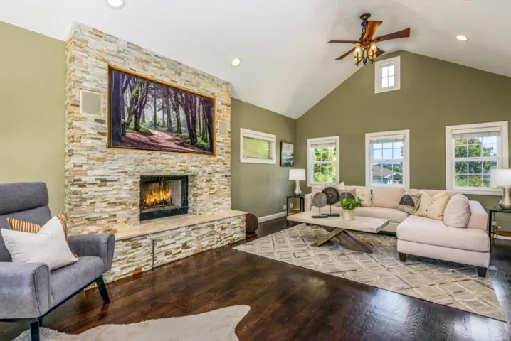49 W Summit Drive, Redwood City, California 94062