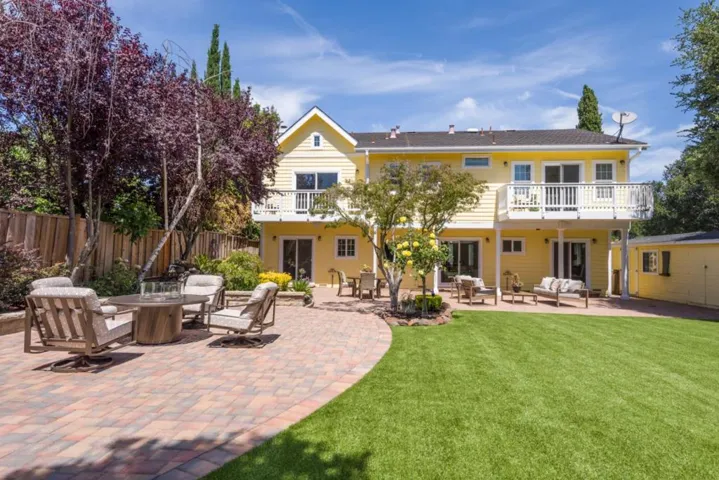 49 W Summit Drive, Redwood City, California 94062