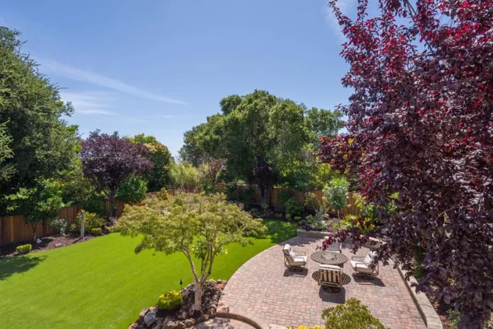 49 W Summit Drive, Redwood City, California 94062