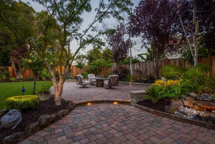 49 W Summit Drive, Redwood City, California 94062