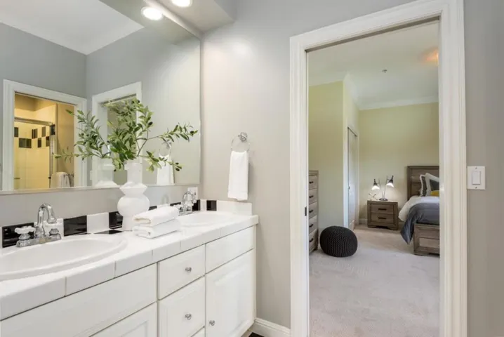 49 W Summit Drive, Redwood City, California 94062