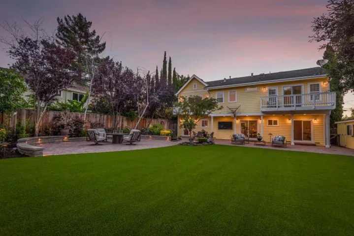49 W Summit Drive, Redwood City, California 94062