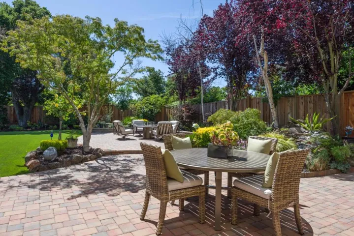 49 W Summit Drive, Redwood City, California 94062