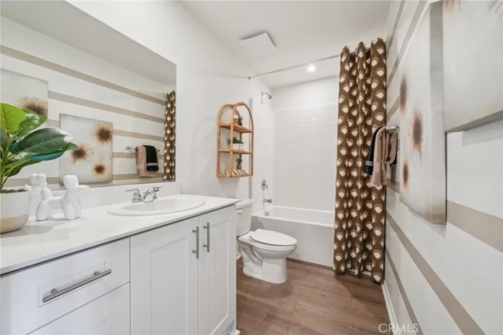 MODEL HOME