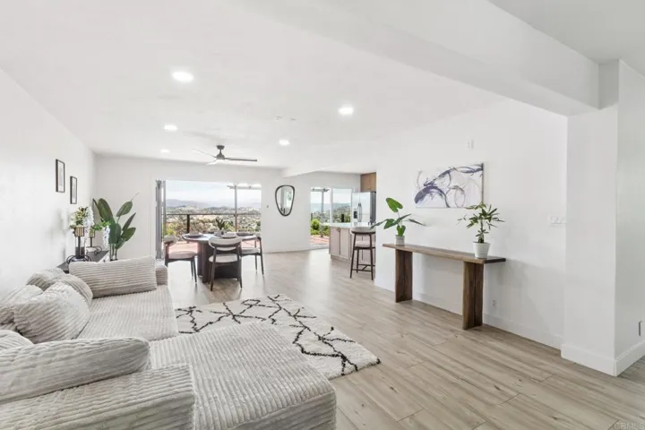1329 Park Hill Lane, Escondido, California 92025