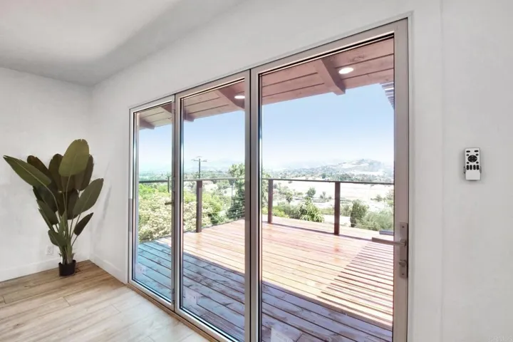 1329 Park Hill Lane, Escondido, California 92025