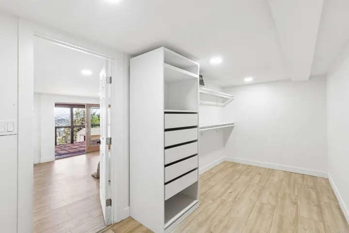 1329 Park Hill Lane, Escondido, California 92025