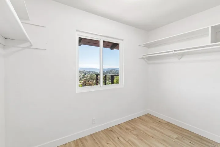 1329 Park Hill Lane, Escondido, California 92025