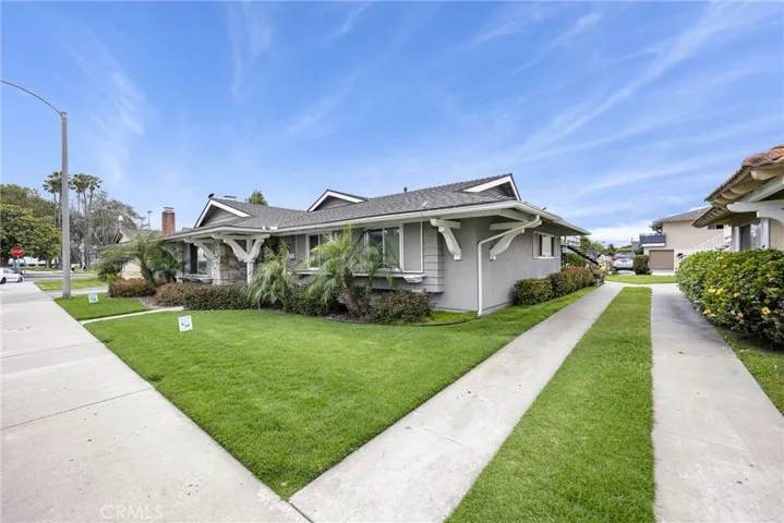 16721 Bartlett 3, Huntington Beach, California 92647
