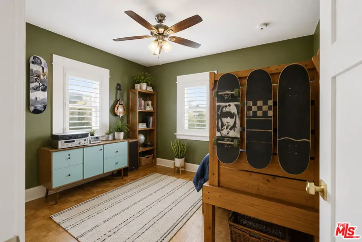 933 Walnut Avenue, Long Beach, California 90813