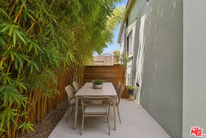 933 Walnut Avenue, Long Beach, California 90813