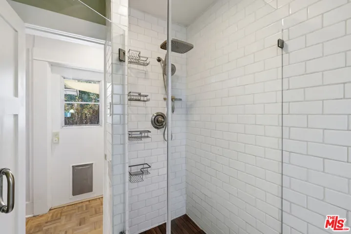 933 Walnut Avenue, Long Beach, California 90813
