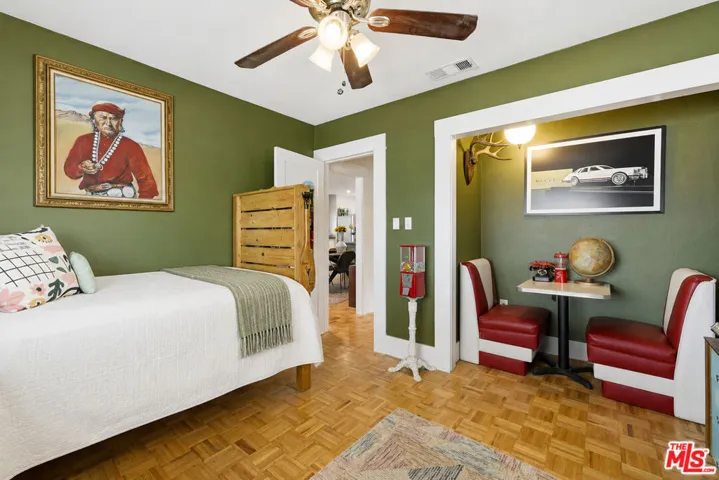 933 Walnut Avenue, Long Beach, California 90813