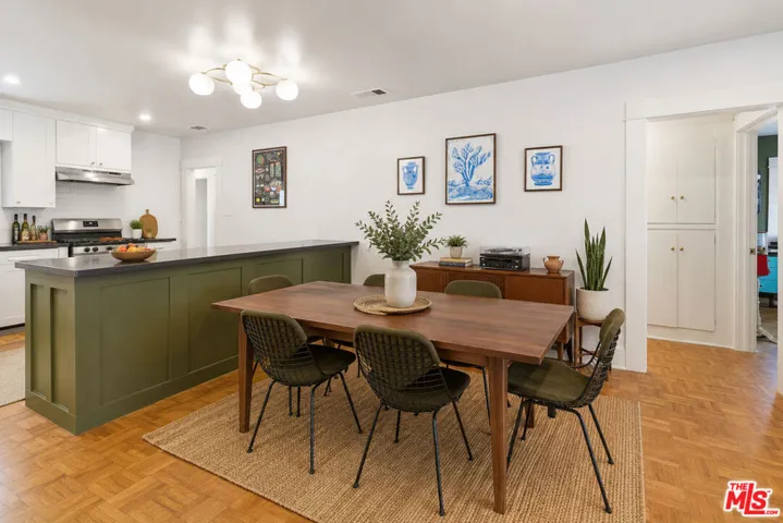 933 Walnut Avenue, Long Beach, California 90813