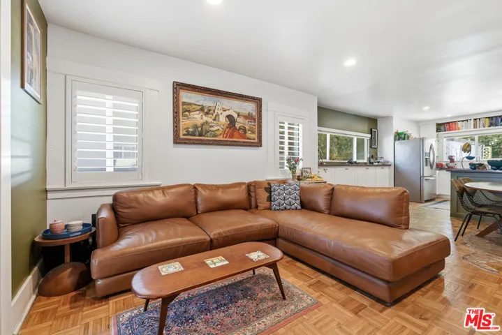 933 Walnut Avenue, Long Beach, California 90813