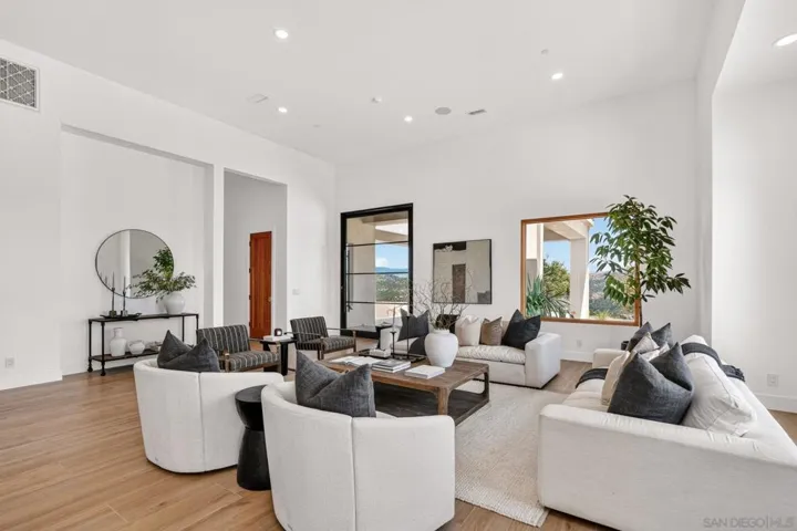 2297 Sunshine Mountain Rd, San Marcos, California 92069