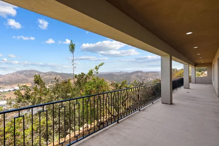 2297 Sunshine Mountain Rd, San Marcos, California 92069