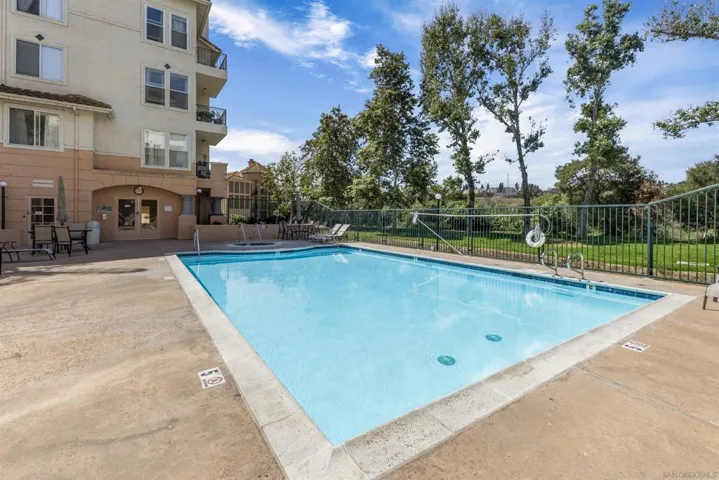 640 Camino De La Reina 1109, San Diego, California 92108