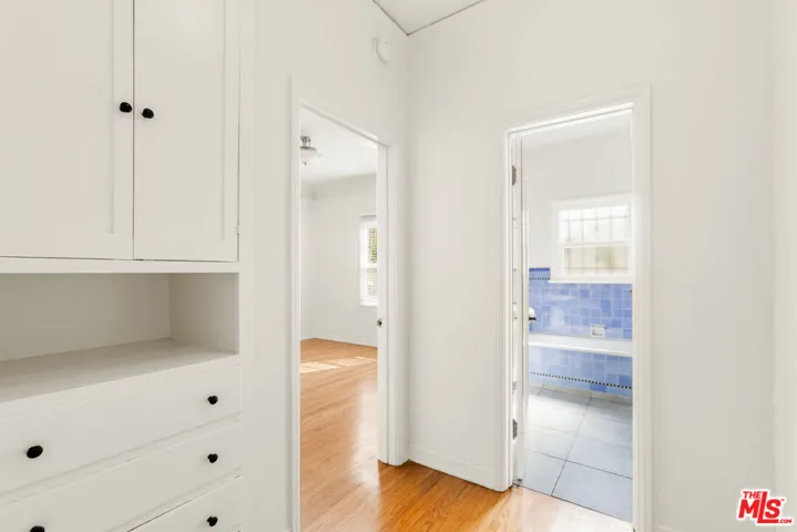 726 S Dunsmuir Avenue, Los Angeles, California 90036