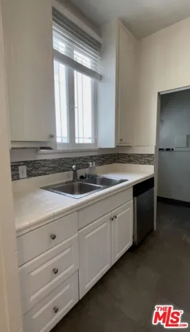 726 S Dunsmuir Avenue, Los Angeles, California 90036