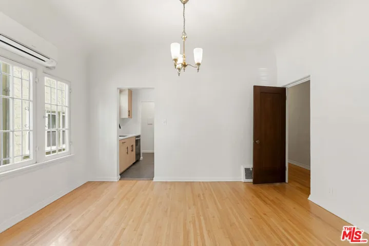726 S Dunsmuir Avenue, Los Angeles, California 90036
