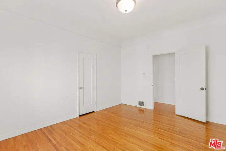 726 S Dunsmuir Avenue, Los Angeles, California 90036