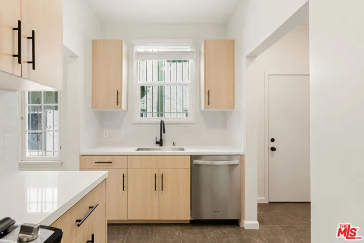 726 S Dunsmuir Avenue, Los Angeles, California 90036