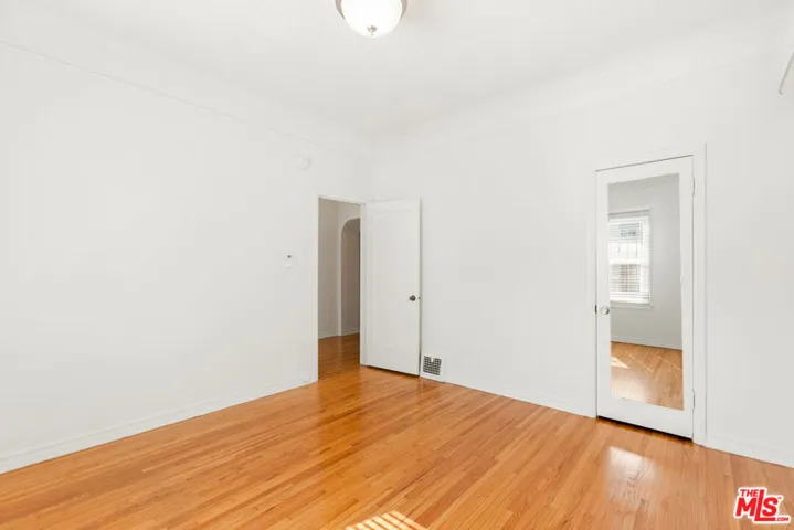 726 S Dunsmuir Avenue, Los Angeles, California 90036