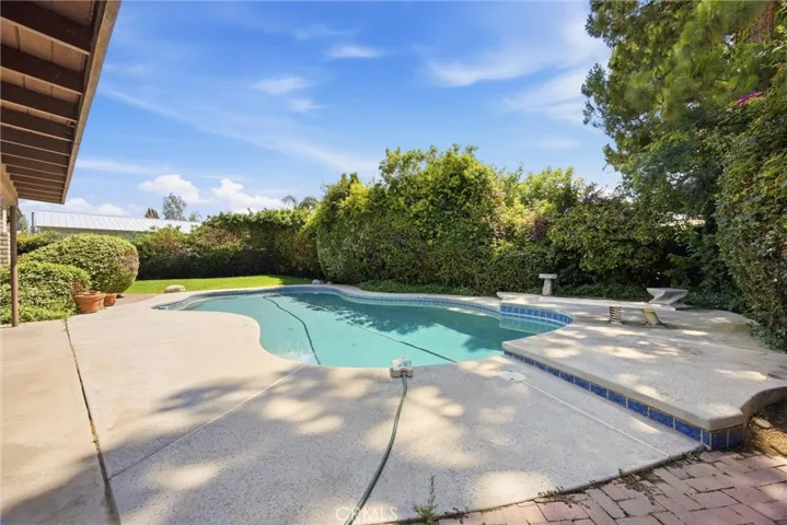 704 Winchester Street, Bakersfield, California 93309