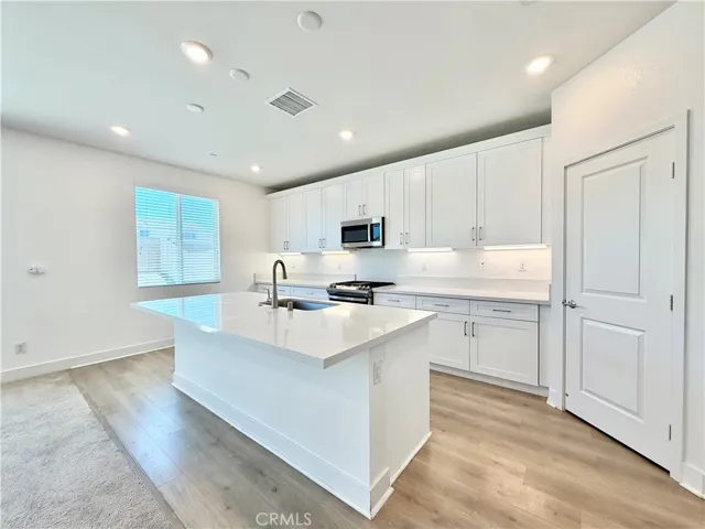 34390 Coconut Circle, Winchester, California 92596