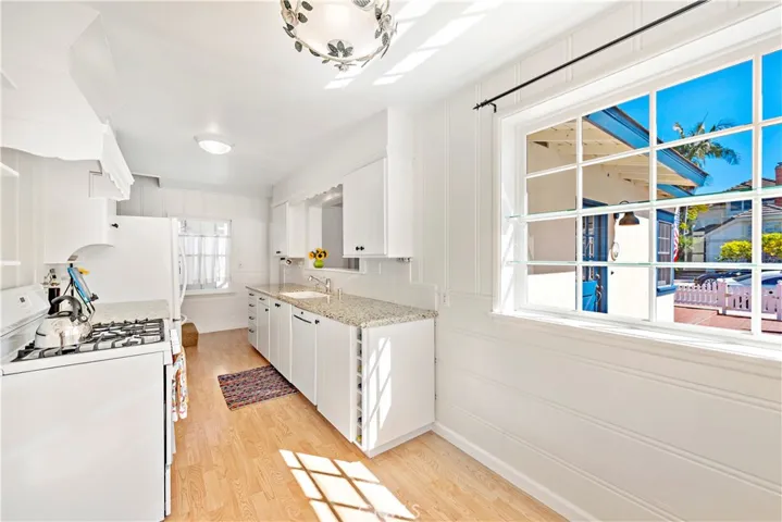 515 Carnation Avenue, Corona Del Mar, California 92625