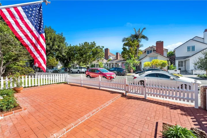 515 Carnation Avenue, Corona Del Mar, California 92625