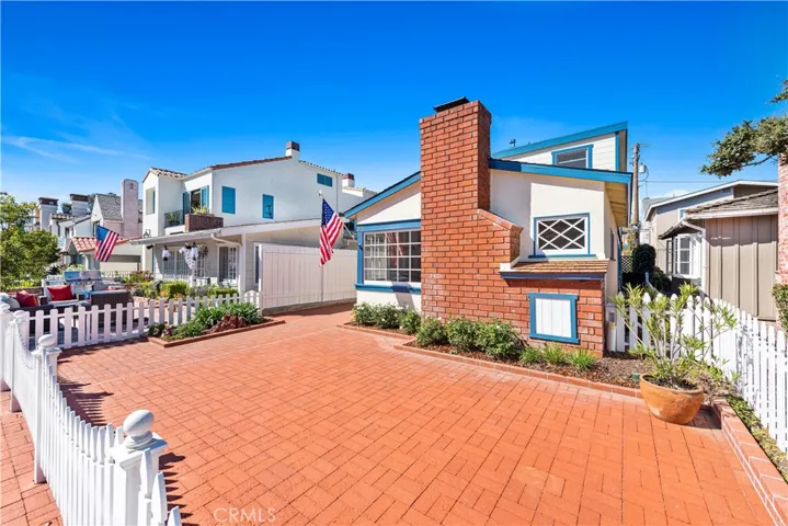 515 Carnation Avenue, Corona Del Mar, California 92625