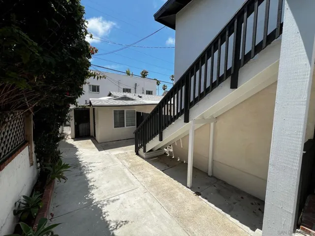 525 S Freeman St, Oceanside, California 92054