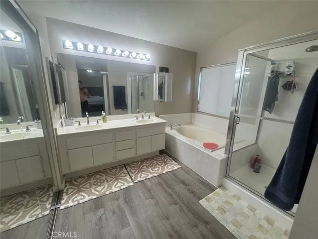 1059 Silvercreek, Corona, California 92882