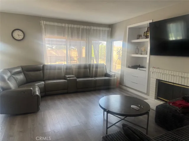 1059 Silvercreek, Corona, California 92882