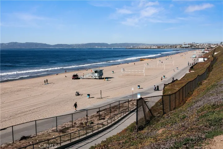 140 The Village 407, Redondo Beach, California 90277