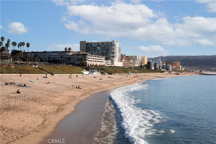 140 The Village 407, Redondo Beach, California 90277