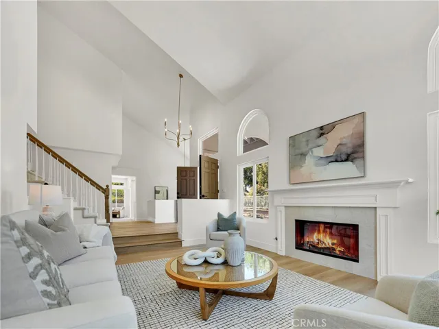 Living is easy in this impressive, generously spacious residence. Fire virtually added.