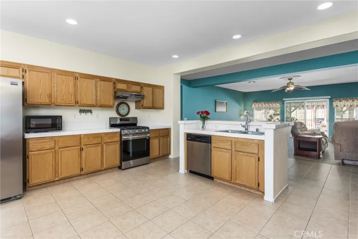 933 Driftwood, Banning, California 92220